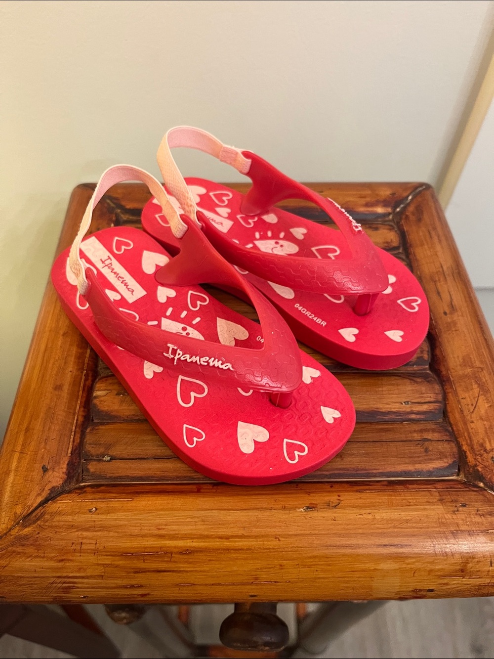 Ipanema Kids Red Heart Print Slingback Flip Flops - US7